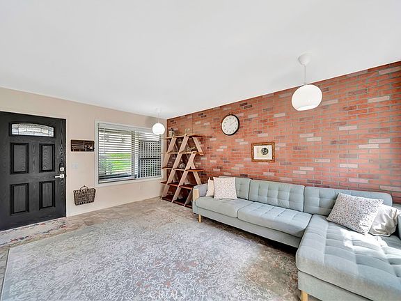 3rd image of 27416 Rondell St