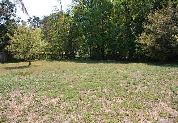 1/2 Acre Yard