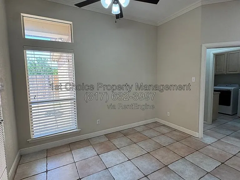 6376 Newport Ct — Photo 9