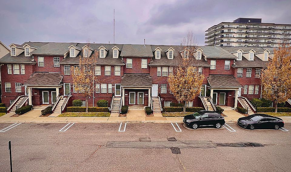 1st image of 23362 Grayson Dr