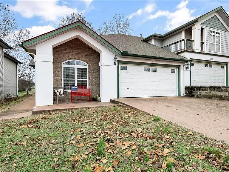 11073 Club House Pkwy — Photo 24
