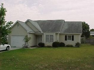 6334 Chagrin Rd, Fayetteville, NC 28311