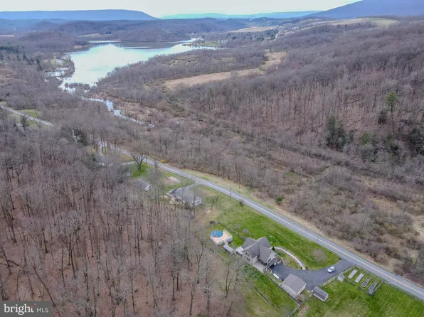 696 Beaver Dam Rd, Hollidaysburg, PA 16648