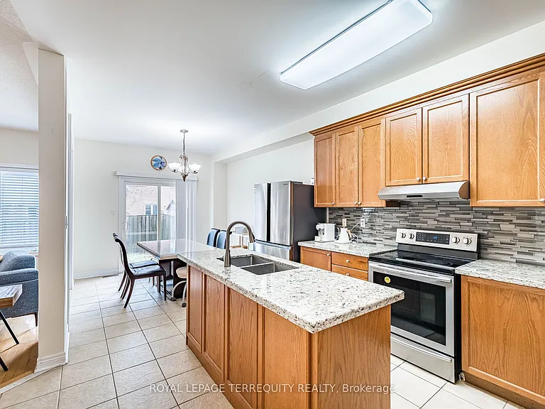 3926 Candlelight Dr — Photo 21
