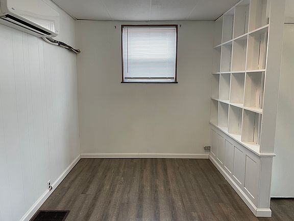 4th image of 110 S Main St #110