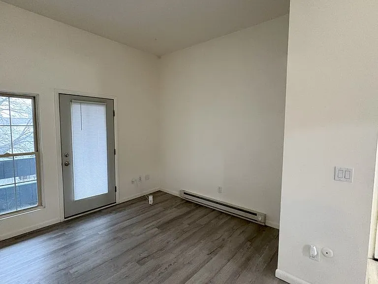 University Park Apartments near Cornell University — Photo 169