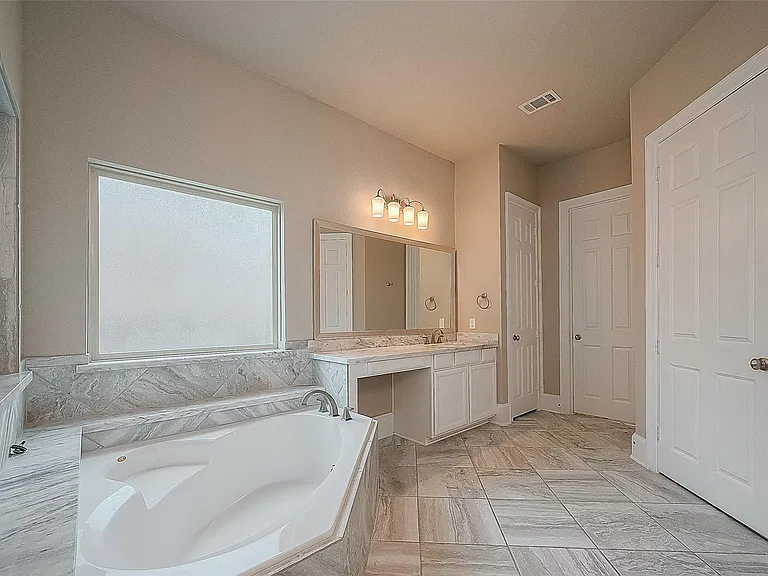115 N Winter Sunrise Cir — Photo 28
