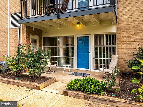 4th image of 4905 Americana Dr #11