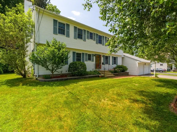 59 Berlin St, Auburn, MA 01501