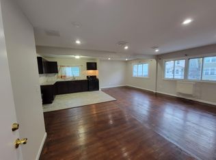 284 Smith St, Newark, NJ 07106