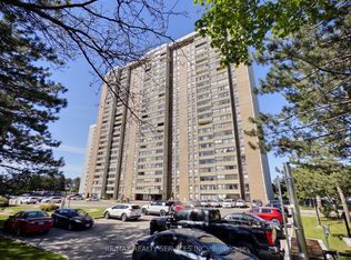 18 Knightsbridge Rd #1812, Brampton, ON L6T 3X5