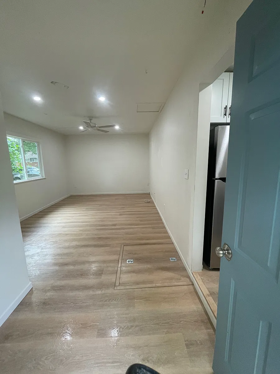 Building Photo - 2405 Tamarac Dr