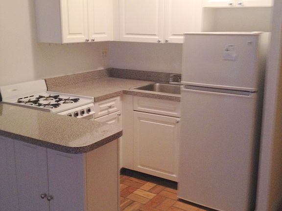 2nd image of 9 E 32nd St APT 2H