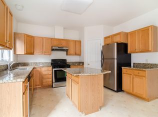23 Snowy Owl Ln, Worcester, MA 01605