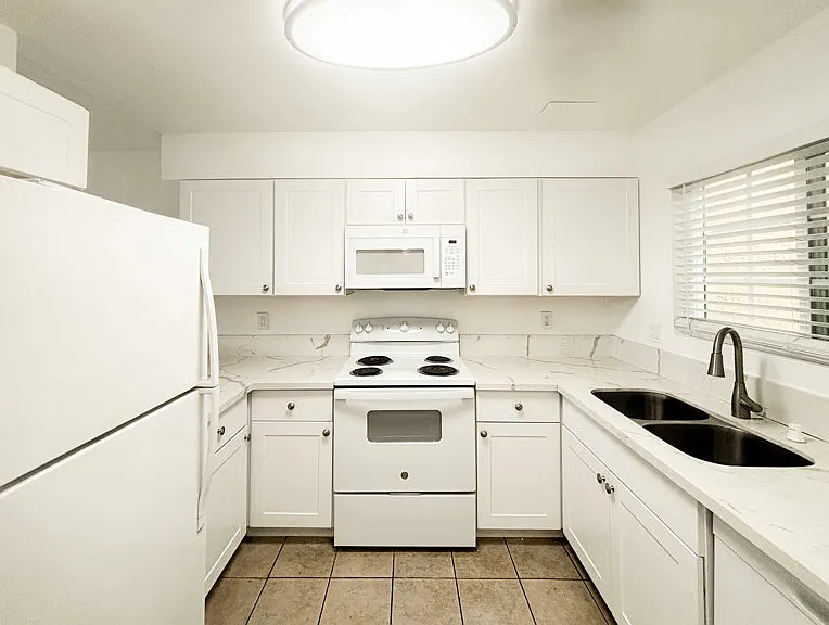 8850 Olive Ln #25 — Photo 3