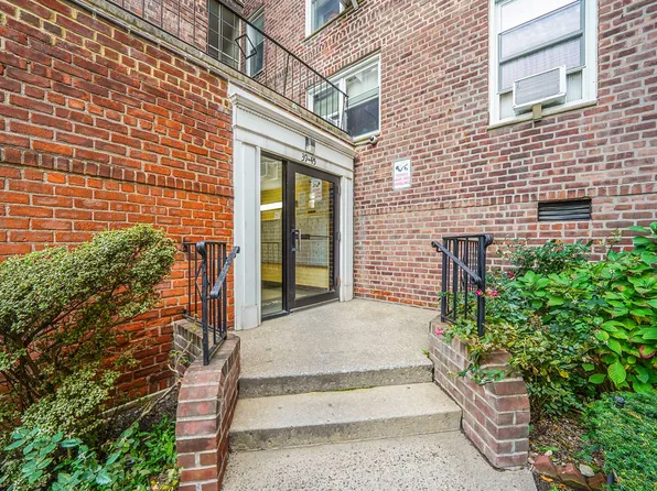 39-45 51st Street image 8 of 25