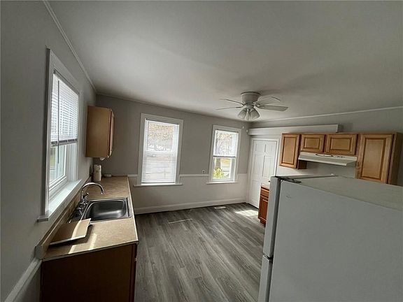 4th image of 318 Elm St #1