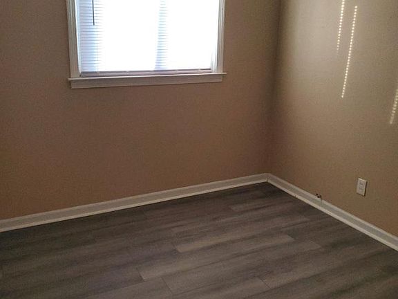 5th image of 1304 E Goulson Ave