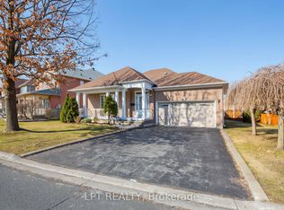 194 Russell Jarvis Dr, Markham, ON L3S4E9