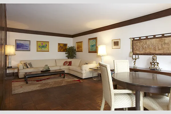 Sold by Stribling | media 5