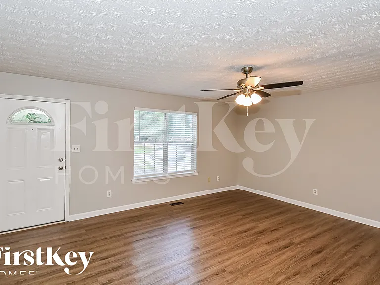 176 Shadow Wood Dr — Photo 3