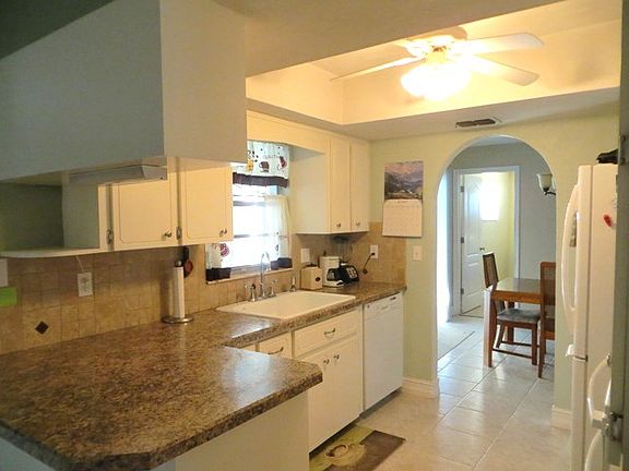 4th image of 228 Leisure Cir