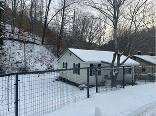 51 Akers Hollow Rd, Van Lear, KY 41265