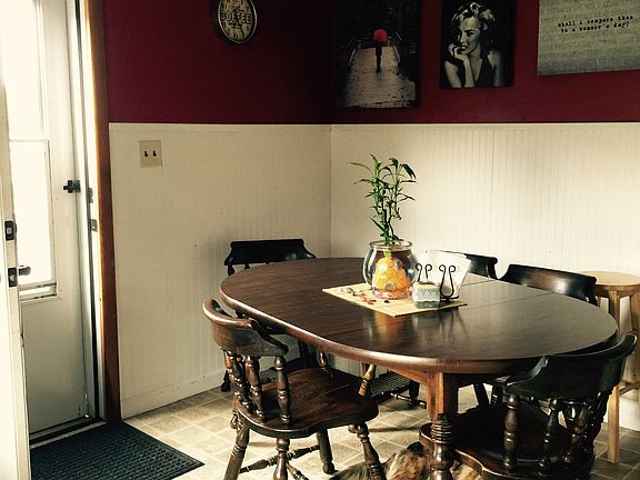 Dining room/ kitchen