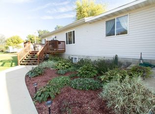 113 E 3rd St, Worthing, SD 57077