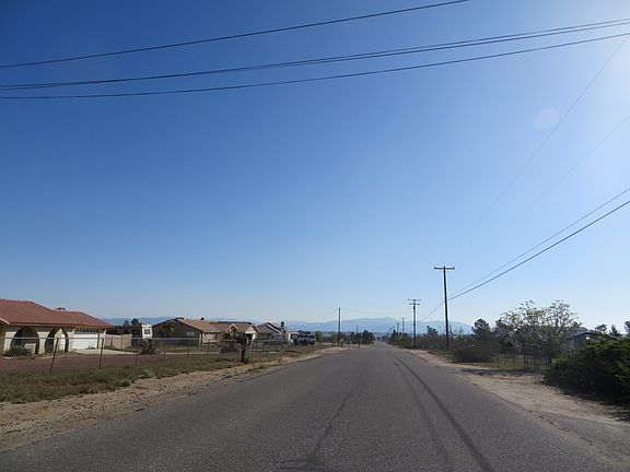 4th image of 18027 Mojave St