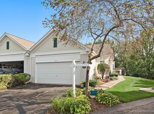 318 Normandie Dr, Sugar Grove, IL 60554