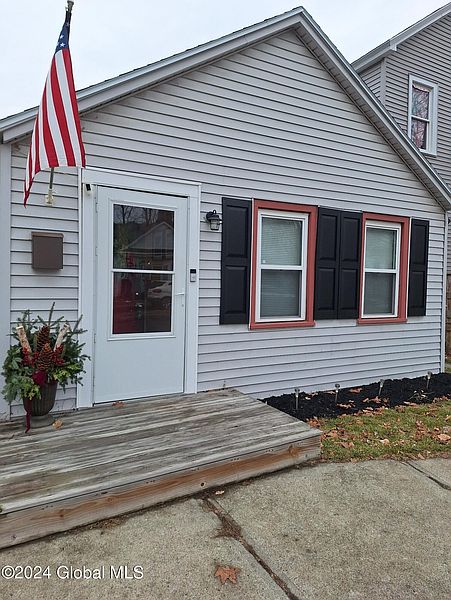 2nd image of 445 6th Avenue