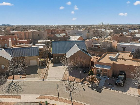 2nd image of 7628 Mesa Del Oro Ln
