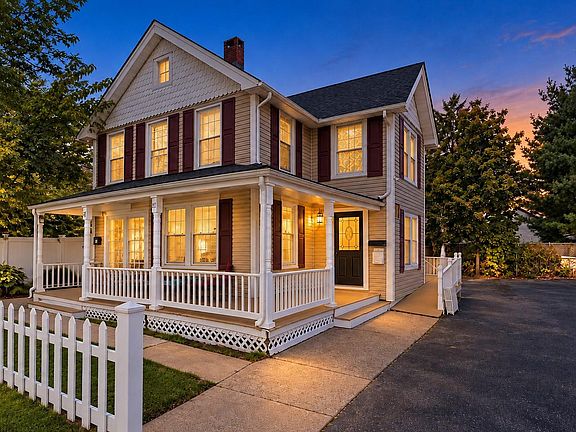 2nd image of 21 Carleton Avenue