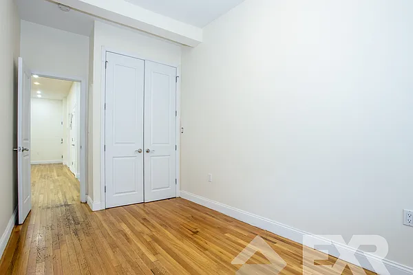 Rented by EXR | media 25