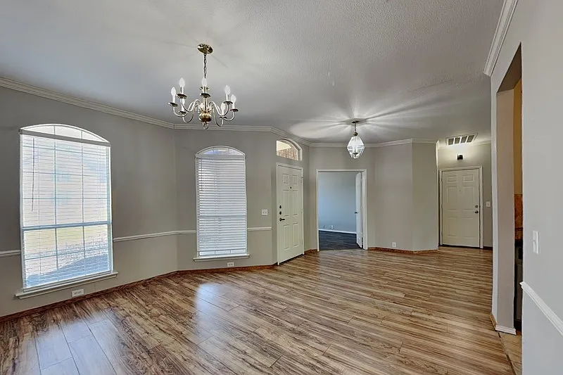 4 bed, 3.5 bath, 3134 sqft, $2,850 — Photo 2