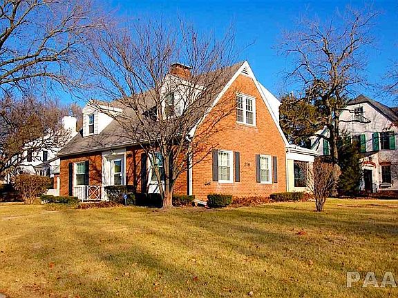 3rd image of 219 W Stratford Dr