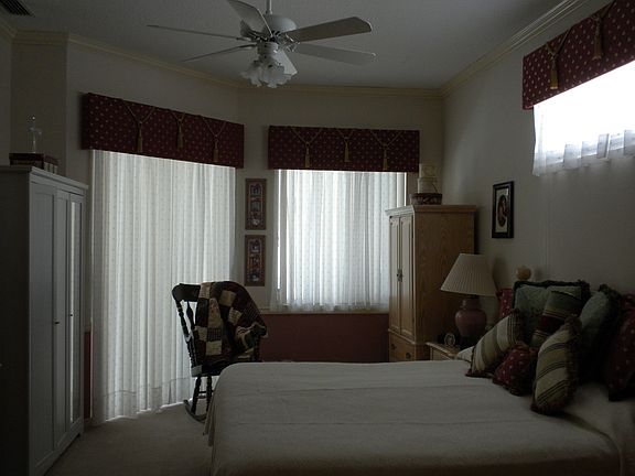 3rd image of 4706 Tamworth Dr