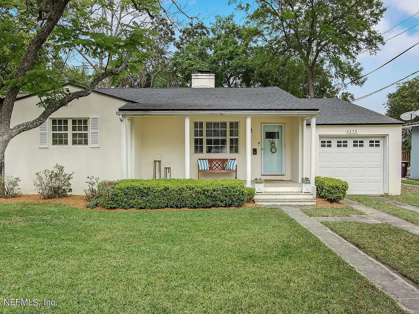 3 bed, 1211 sqft, $2,000 — Photo 1