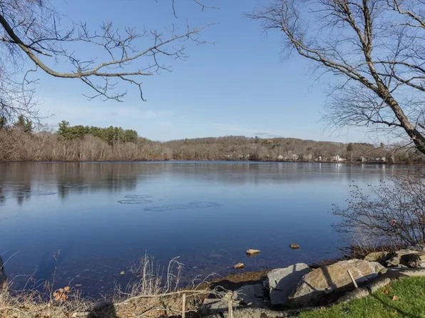 15 Stanley Dr, Haverhill, MA 01830