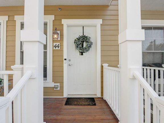3rd image of 44 Lakeview Pl