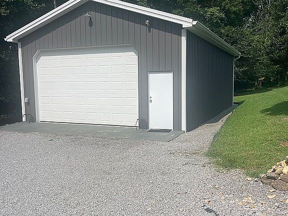 4th image of 90 Little Lisa Ln