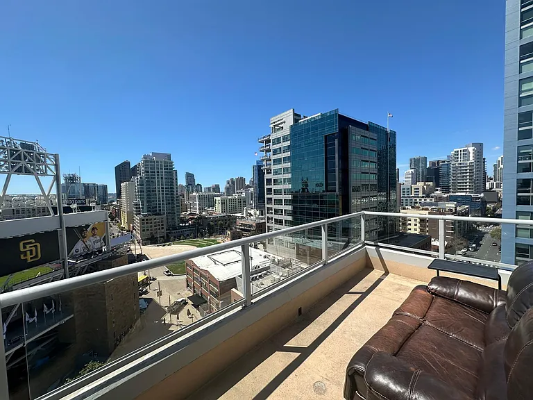 253 10th Ave #1302 — Photo 47
