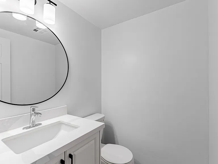 207 Davisville Ave — Photo 11