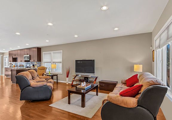 3rd image of 4506 N McVicker Ave