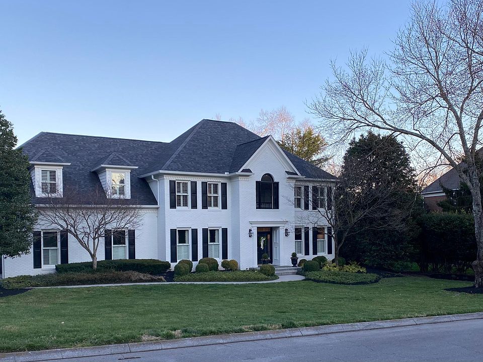 1st image of 1061 SW Hayslope Dr