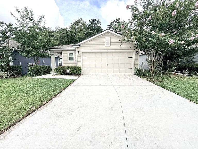 7838 Meadow Walk Ln — Photo 1