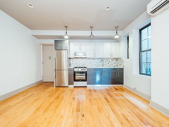 3rd image of 292 Bedford Ave #22