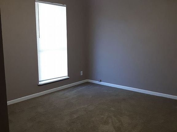 4th image of 141 Atlanta Ave