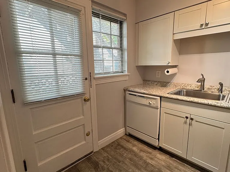 2079 Douglass Blvd — Photo 8